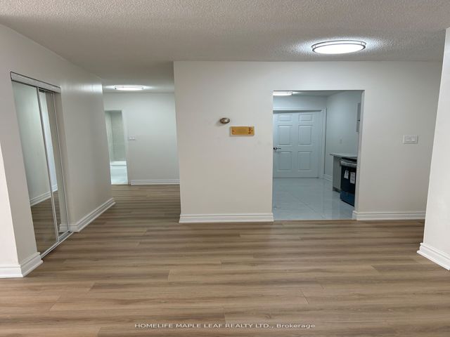 703 - 320 Dixon Rd