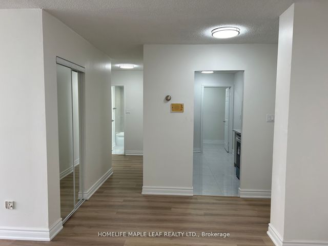 703 - 320 Dixon Rd
