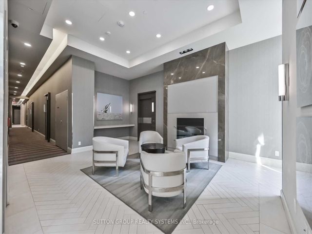 1505 - 59 Annie Craig Dr