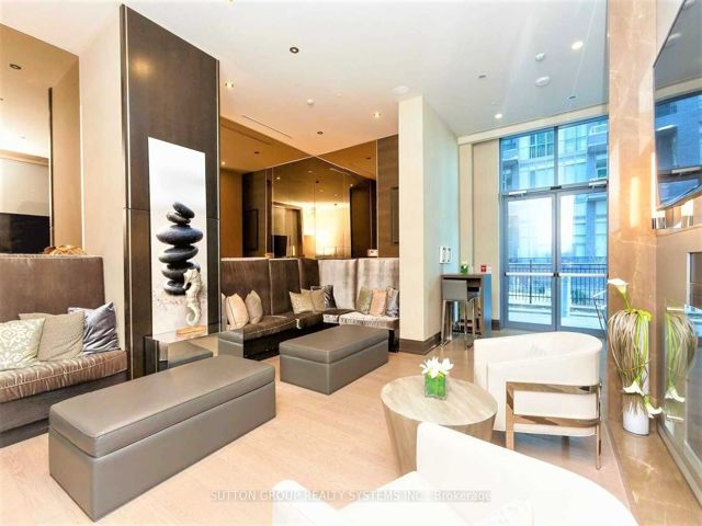 1505 - 59 Annie Craig Dr