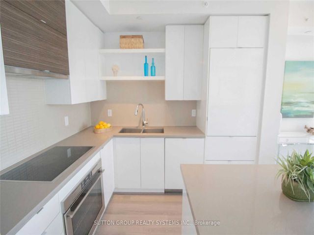 1505 - 59 Annie Craig Dr