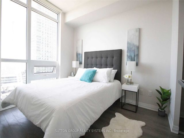 1505 - 59 Annie Craig Dr