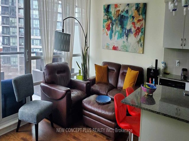 605 - 2230 Lake Shore Blvd W