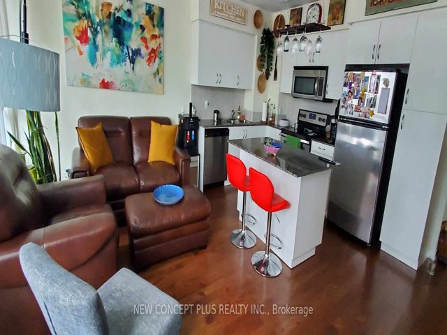 605 - 2230 Lake Shore Blvd W