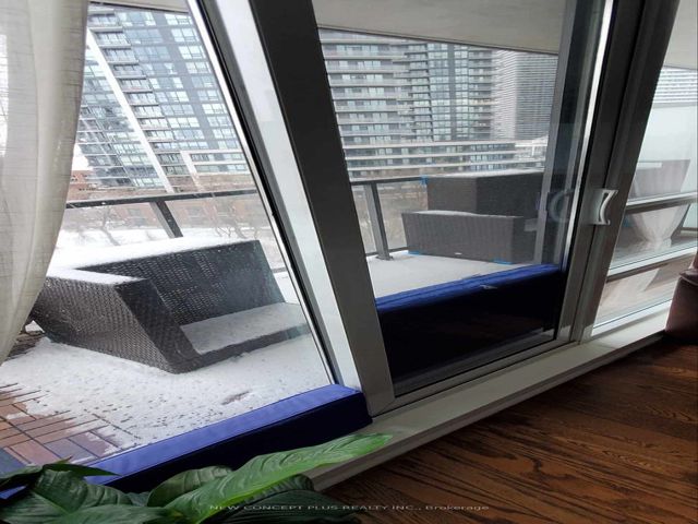 605 - 2230 Lake Shore Blvd W