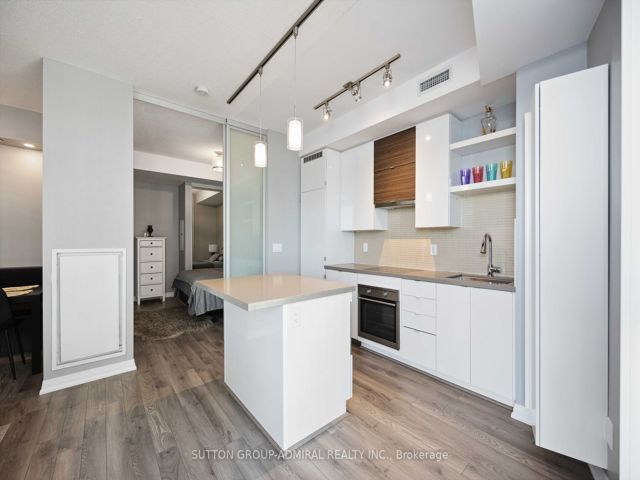 1201 - 59 Annie Craig Dr