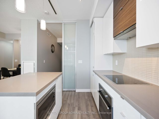 1201 - 59 Annie Craig Dr