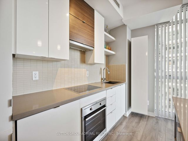 1201 - 59 Annie Craig Dr