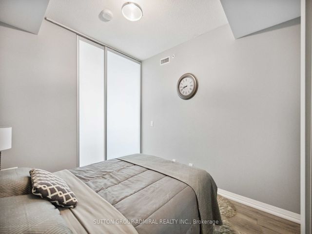 1201 - 59 Annie Craig Dr