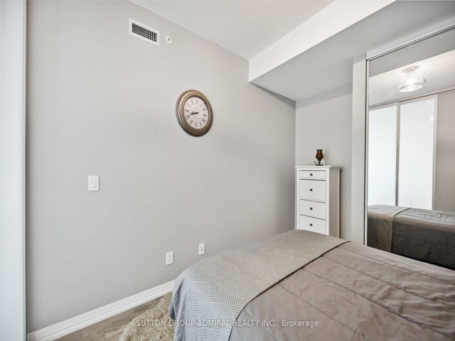 1201 - 59 Annie Craig Dr