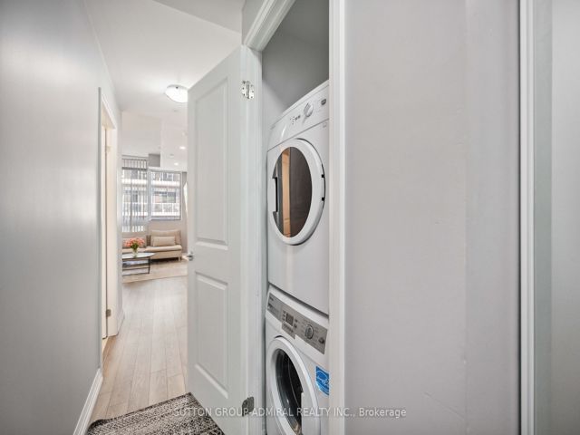 1201 - 59 Annie Craig Dr