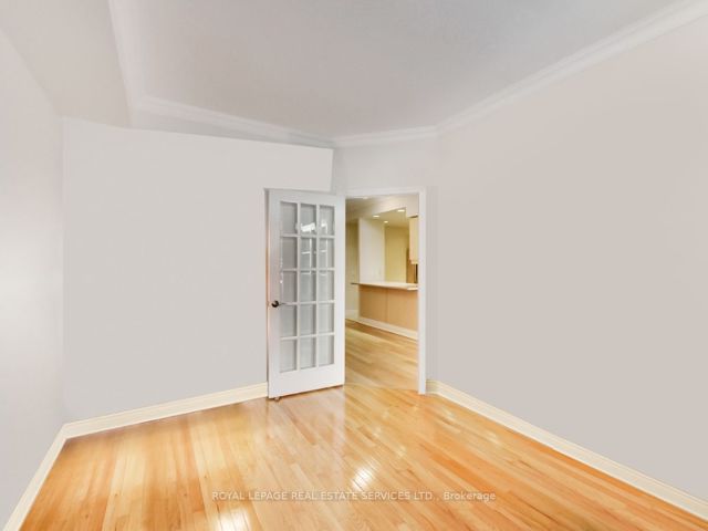 206 - 12 Old Mill Tr