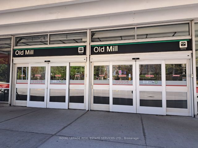 206 - 12 Old Mill Tr
