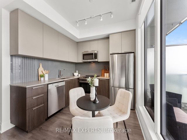 1909 - 20 Brin Dr