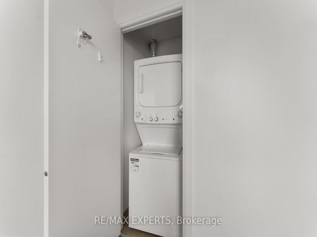 1909 - 20 Brin Dr