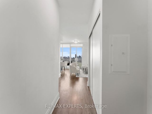 1909 - 20 Brin Dr