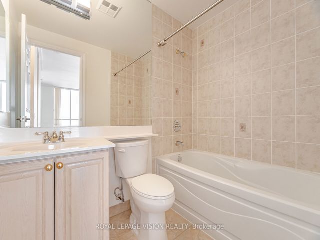 PH20 - 5233 Dundas St W