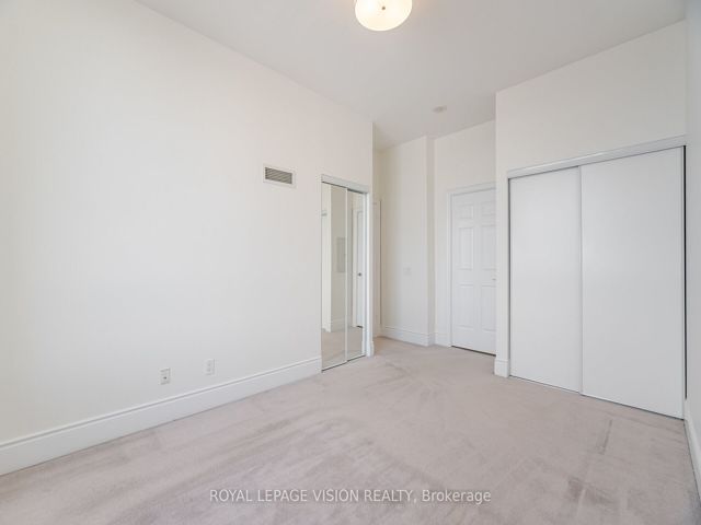 PH20 - 5233 Dundas St W