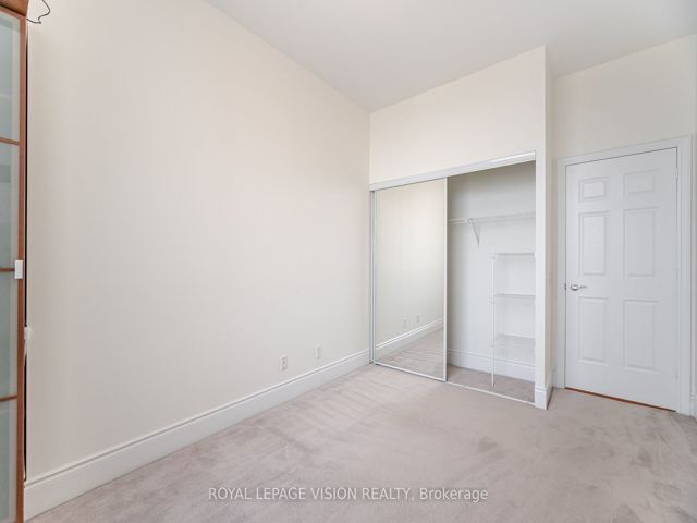 PH20 - 5233 Dundas St W