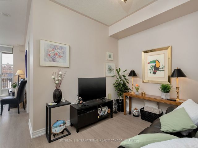 207 - 3085 Bloor St W