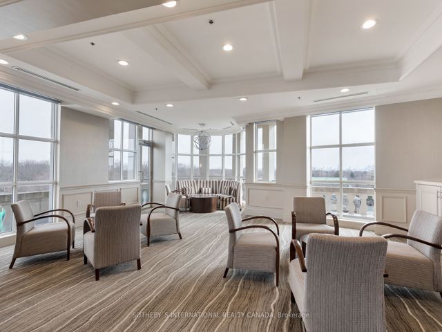 207 - 3085 Bloor St W