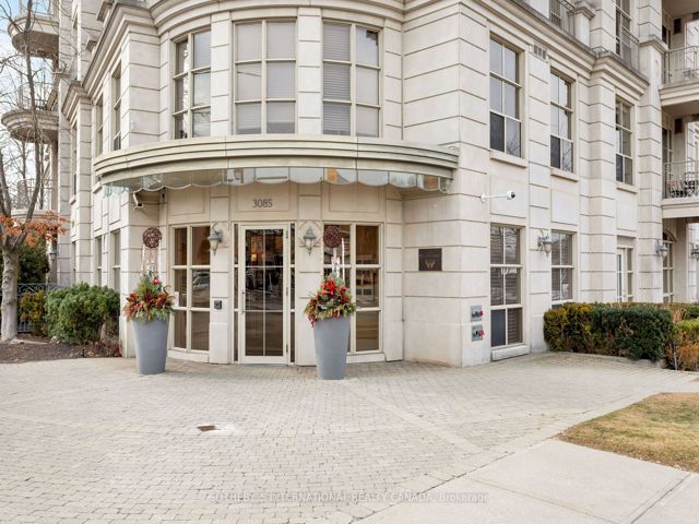 207 - 3085 Bloor St W