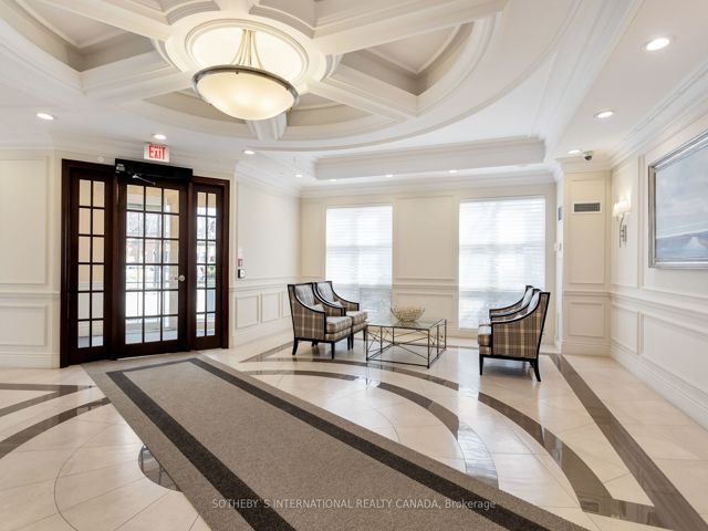 207 - 3085 Bloor St W