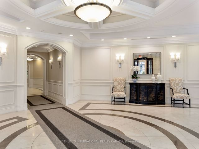 207 - 3085 Bloor St W