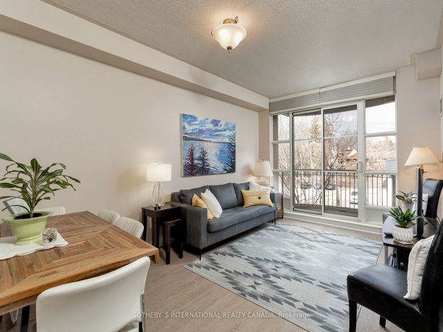 207 - 3085 Bloor St W