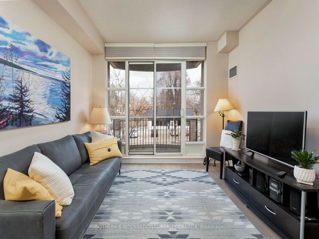 207 - 3085 Bloor St W