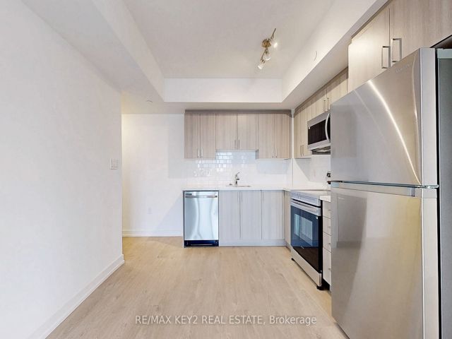 608 - 556 Marlee Ave