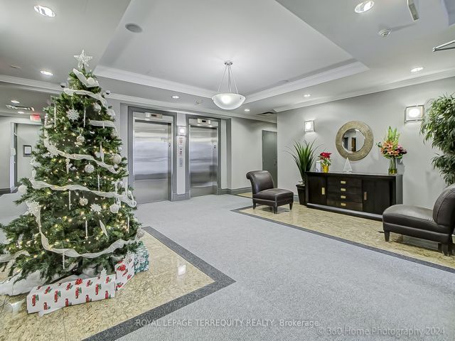 101 - 2772 Keele St