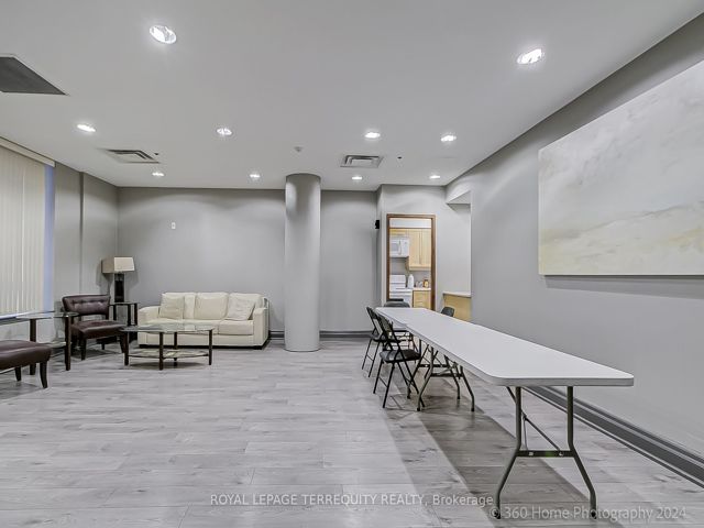 101 - 2772 Keele St