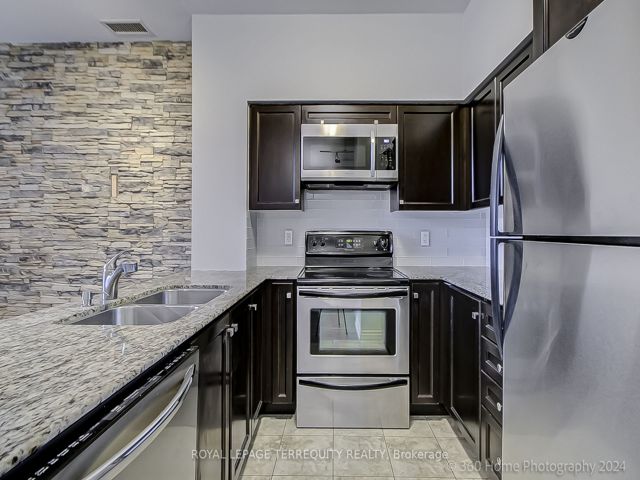 101 - 2772 Keele St