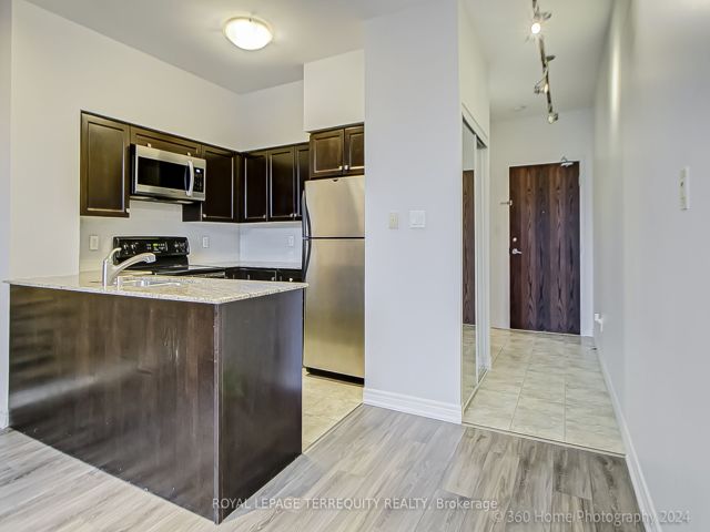 101 - 2772 Keele St