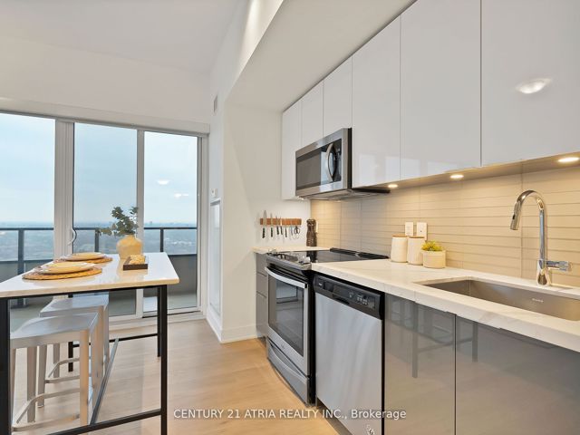 5210 - 30 Shore Breeze Dr