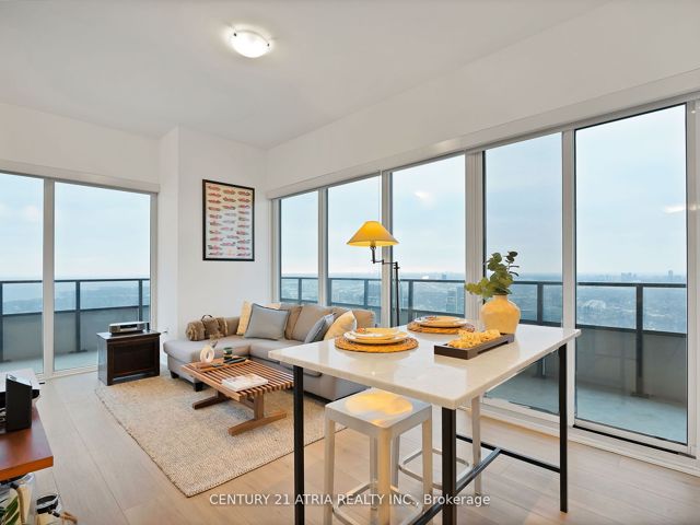 5210 - 30 Shore Breeze Dr