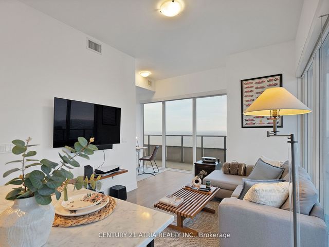 5210 - 30 Shore Breeze Dr