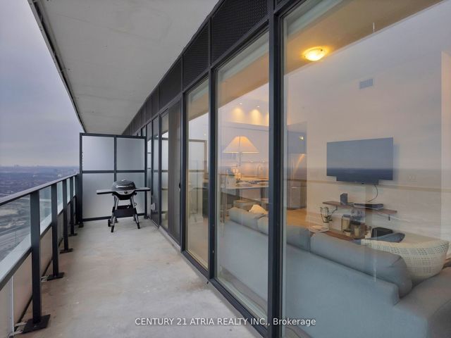 5210 - 30 Shore Breeze Dr