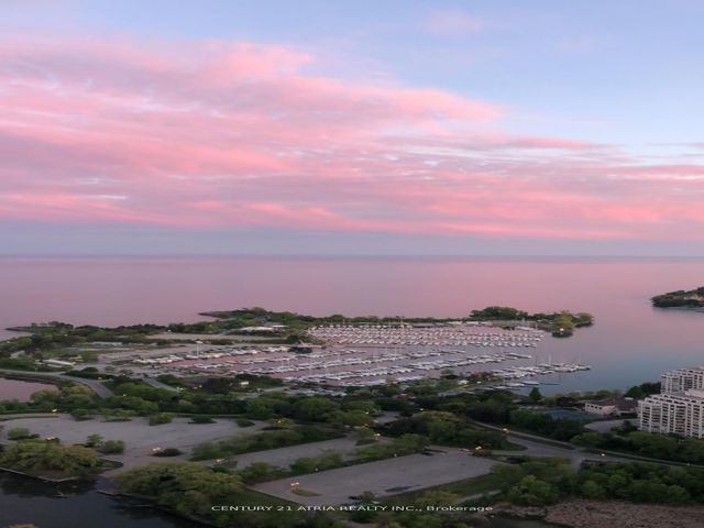 5210 - 30 Shore Breeze Dr