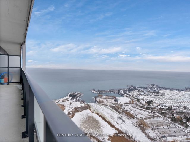 5210 - 30 Shore Breeze Dr