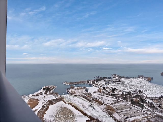 5210 - 30 Shore Breeze Dr