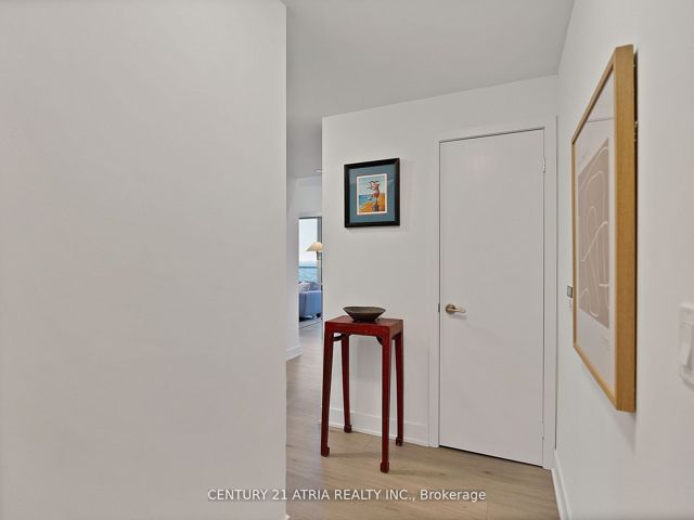 5210 - 30 Shore Breeze Dr