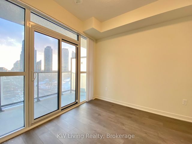 1207 - 38 Annie Craig Dr