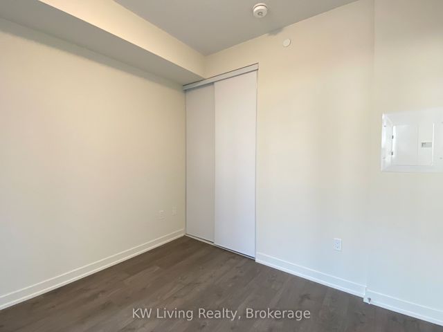 1207 - 38 Annie Craig Dr