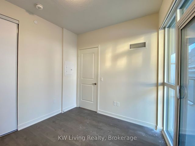 1207 - 38 Annie Craig Dr