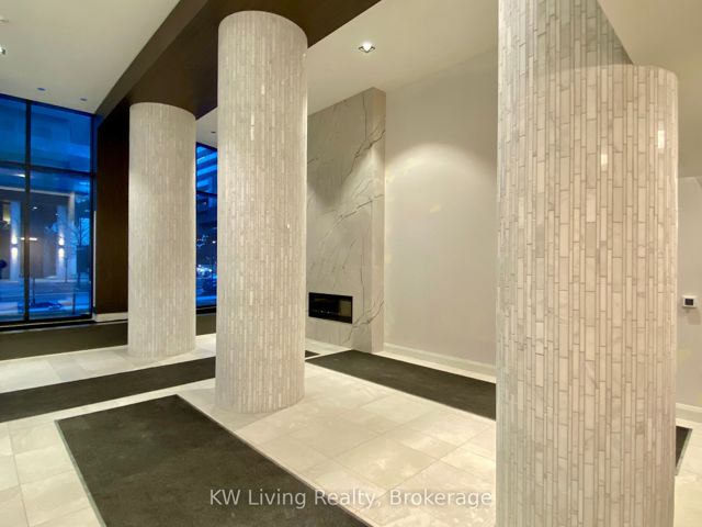 1207 - 38 Annie Craig Dr