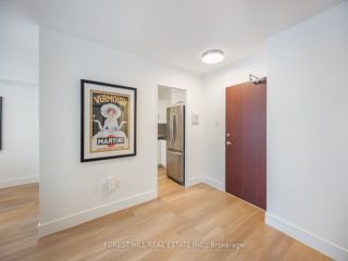 915 - 360 Ridelle Ave