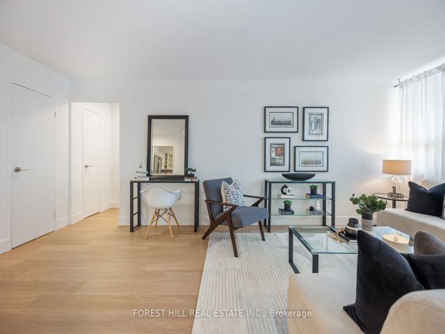 915 - 360 Ridelle Ave