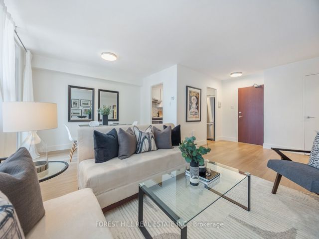 915 - 360 Ridelle Ave